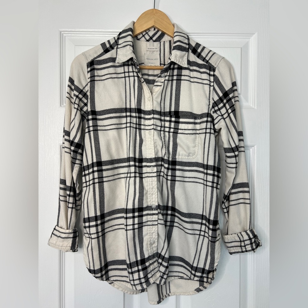 American Eagle Boyfriend Fit Black & White Flannel Shirt | Lightweight | S